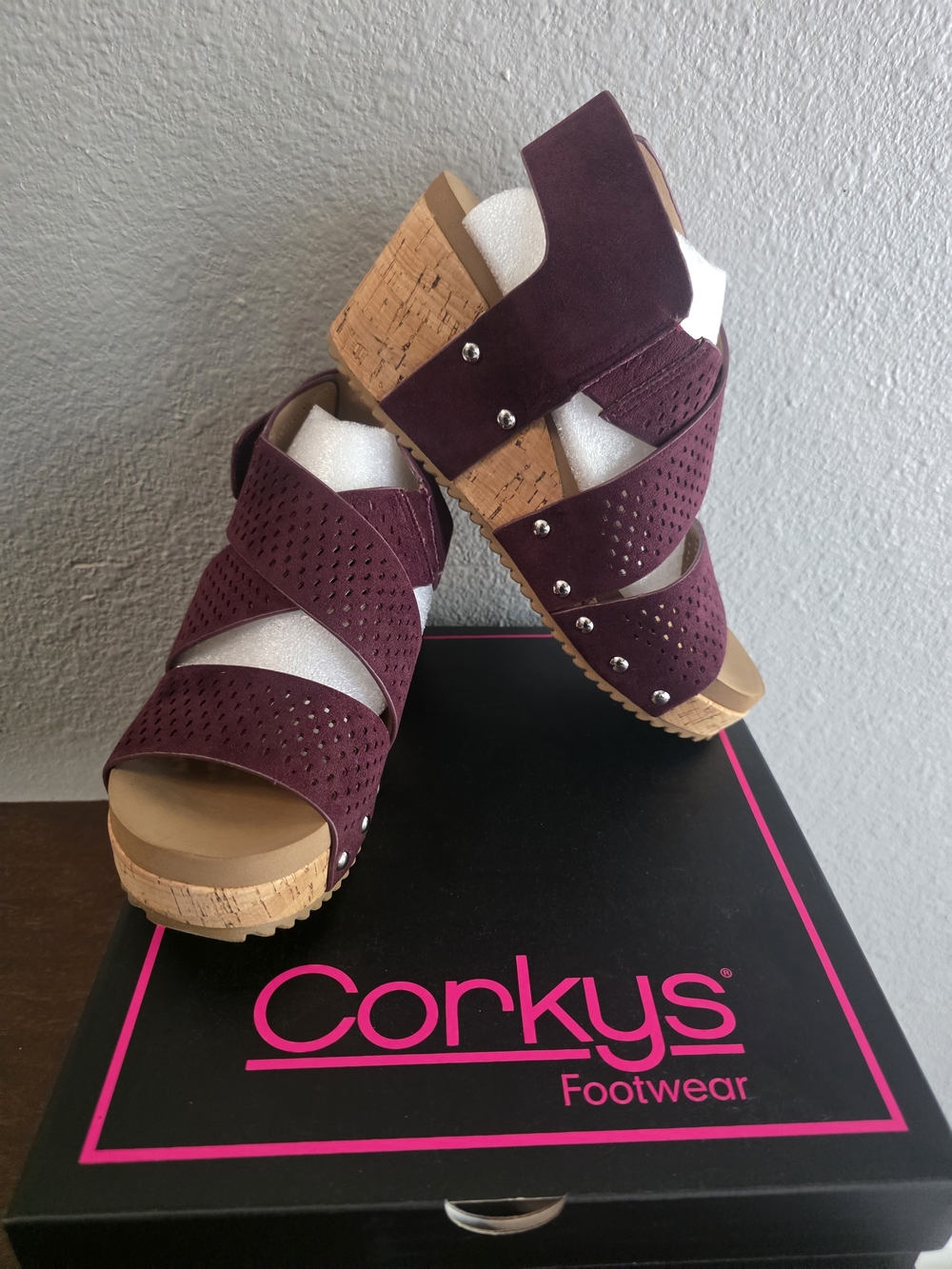 Corkys Women's Wine Faux Suede Wedge Sandals Sz 8